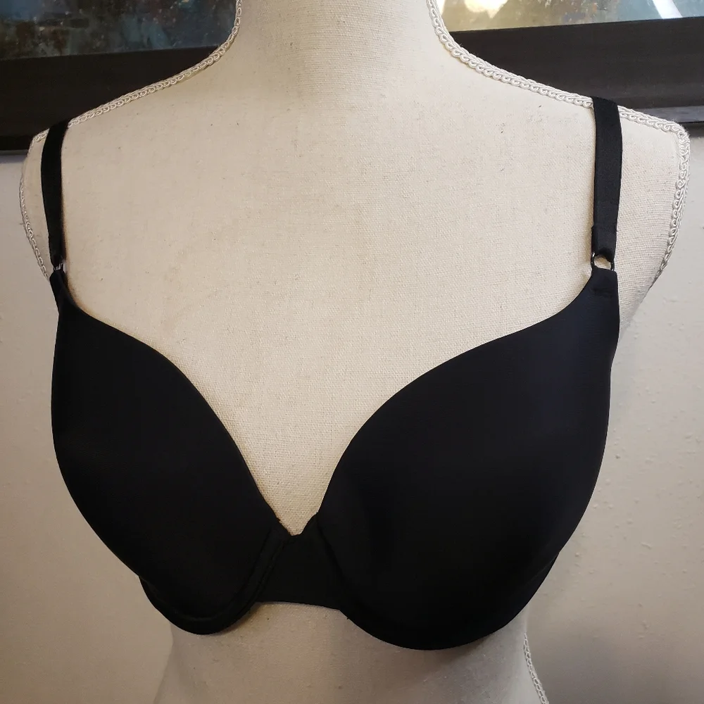 Victoria's Secret Demi Bra - Picture 7 of 7